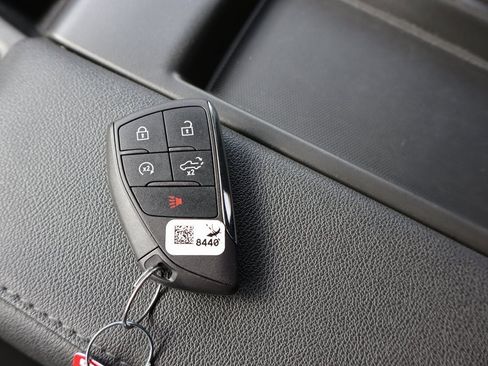 Used 2023 GMC Sierra 1500 Elevation image 29