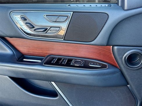 Used 2022 Lincoln Navigator L Reserve image 19