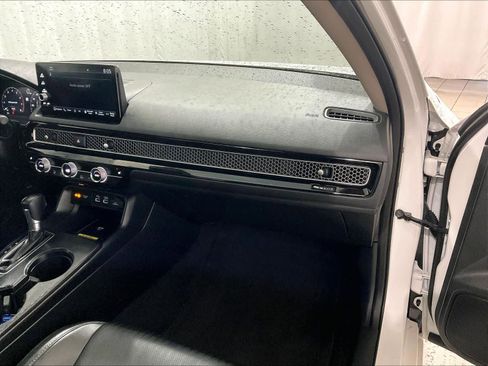 Used 2023 Honda Civic Touring image 13
