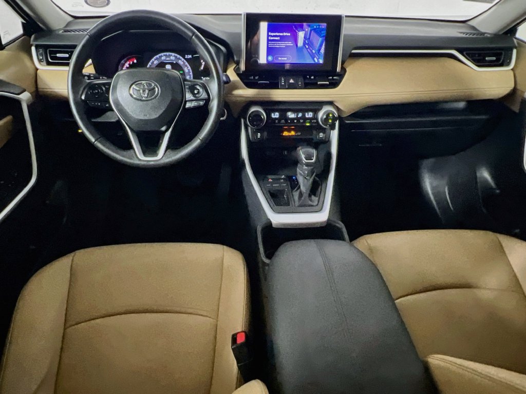 Used 2025 Toyota RAV4 XLE Premium FWD image 28