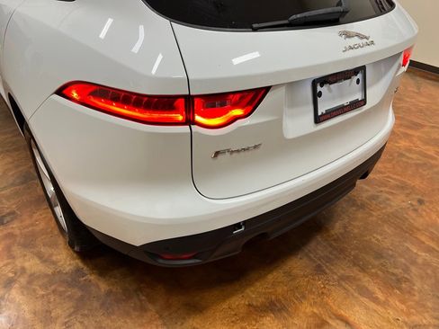 Used 2020 Jaguar F-PACE Premium image 45