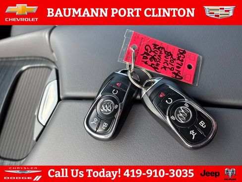 Used 2019 Buick Envision Essence FWD image 29