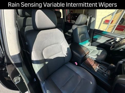 Used 2011 Toyota Land Cruiser image 30