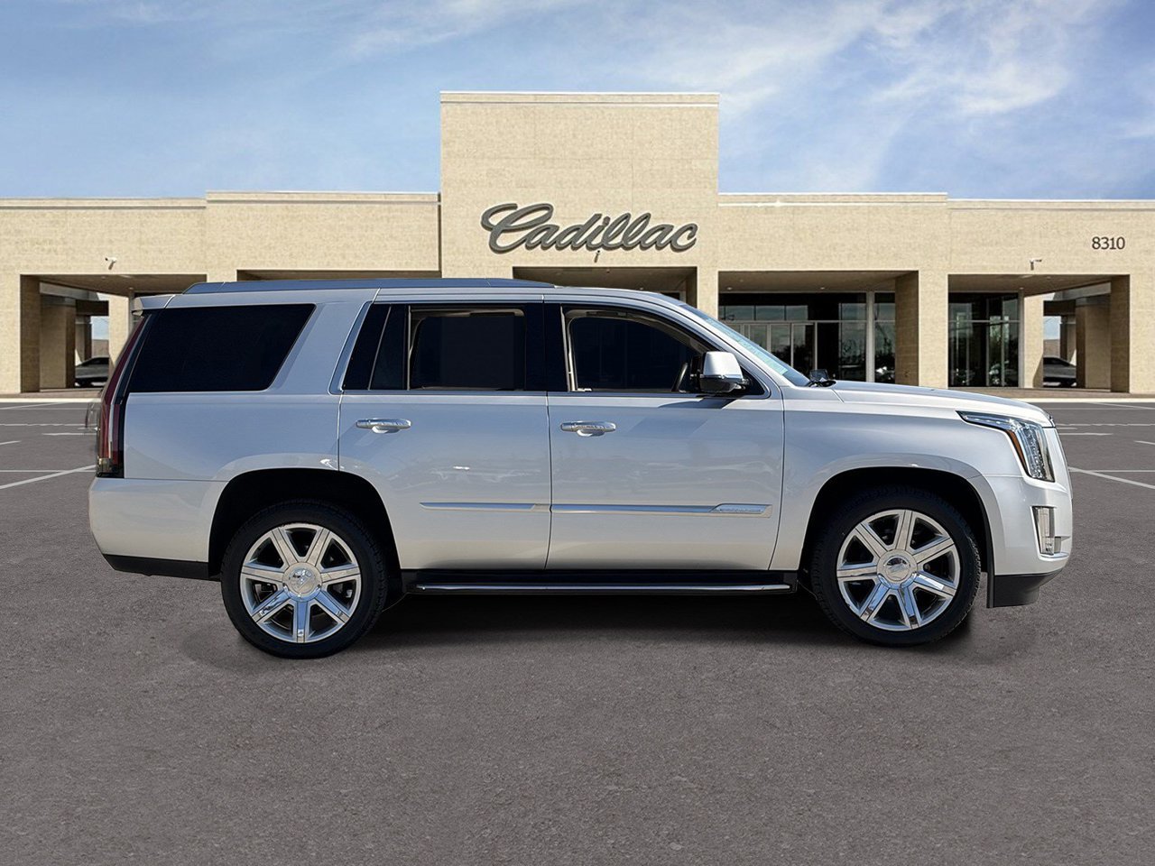 Used 2015 Cadillac Escalade Luxury RWD image 4