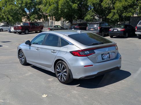 Used 2024 Honda Civic EX-L image 8