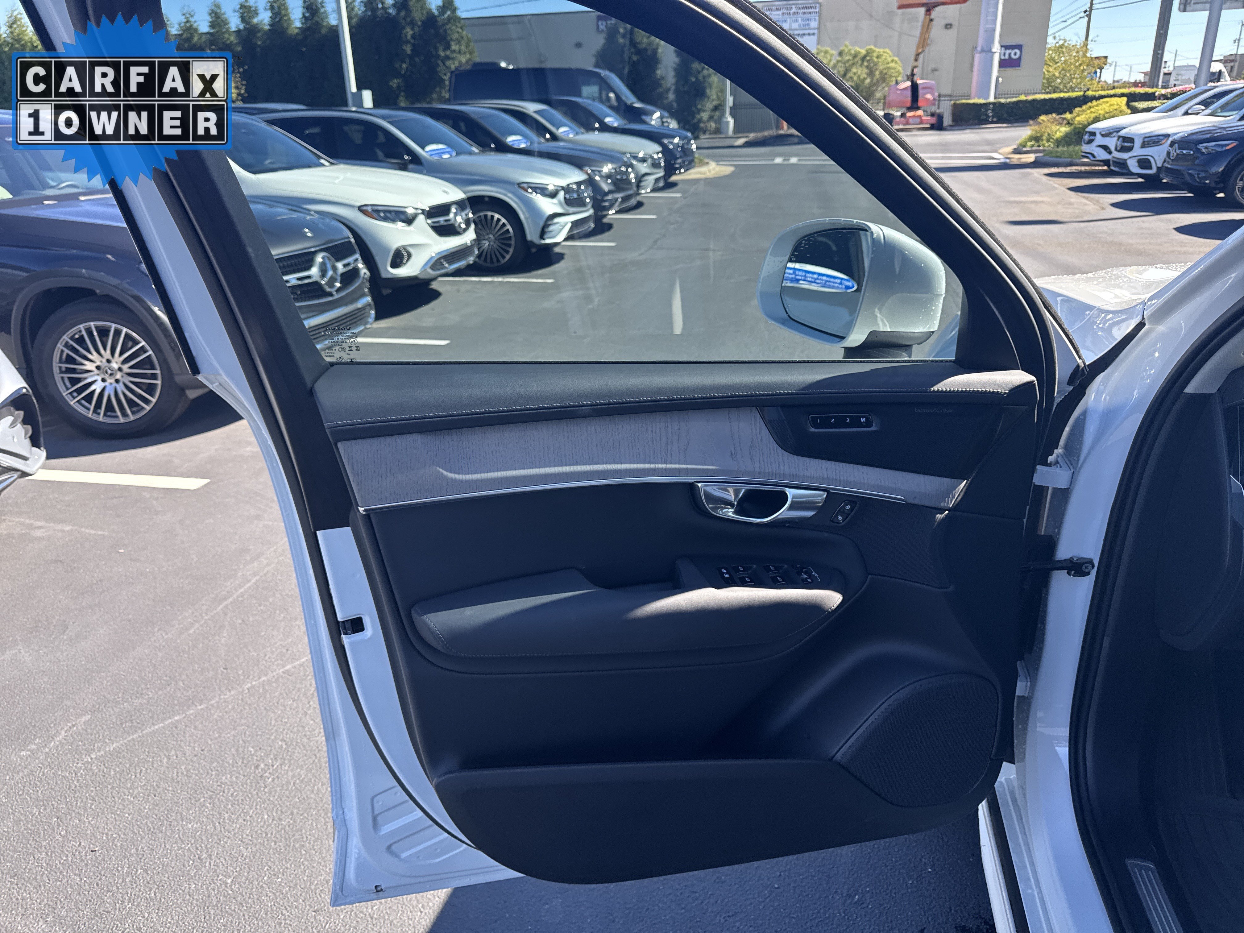 Used 2025 Volvo XC90 B6 Ultra w/ Protection Package Premier AWD/4WD image 14