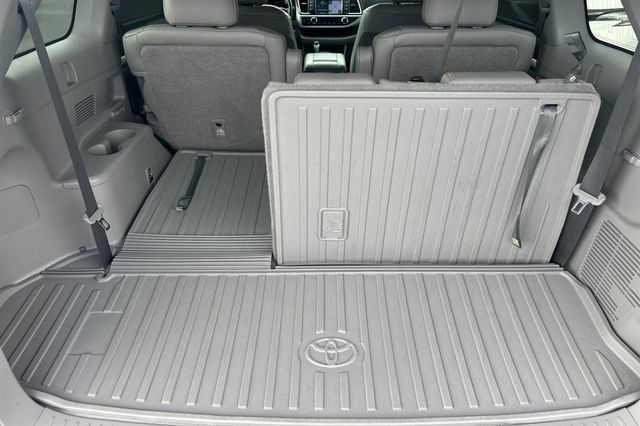 Certified 2019 Toyota Highlander XLE FWD image 20