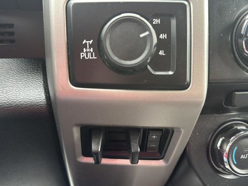 Used 2017 Ford F350 Lariat w/ Chrome Package image 25