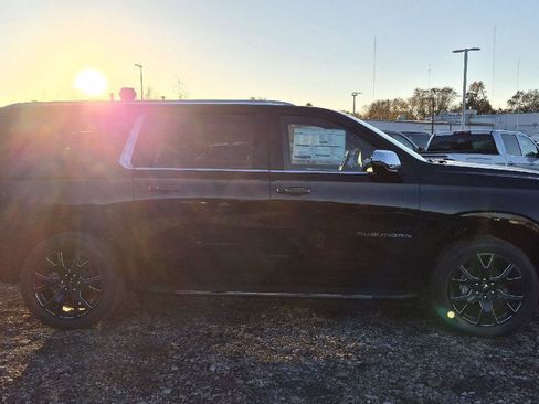 New 2026 Chevrolet Suburban Premier image 4