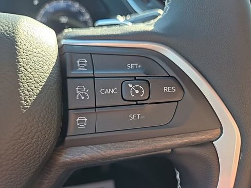 New 2025 Jeep Grand Cherokee L Limited w/ Luxury Tech Group II image 43