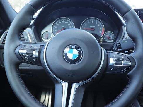 Used 2018 BMW M3 image 29