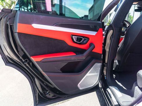 Used 2020 Lamborghini Urus AWD/4WD image 41
