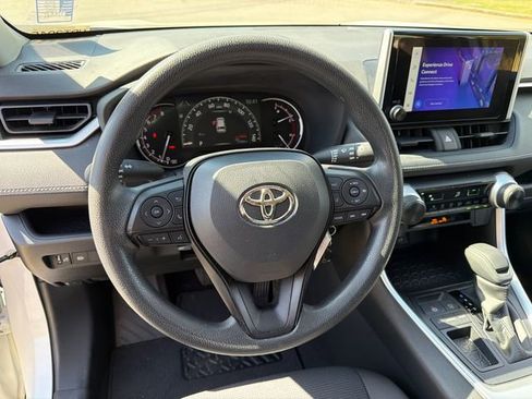 Used 2023 Toyota RAV4 LE image 23