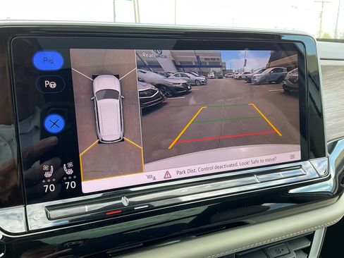 Used 2024 Volkswagen Atlas SEL Premium R-Line image 17