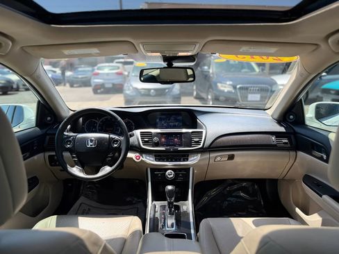 Used 2015 Honda Accord Touring image 23