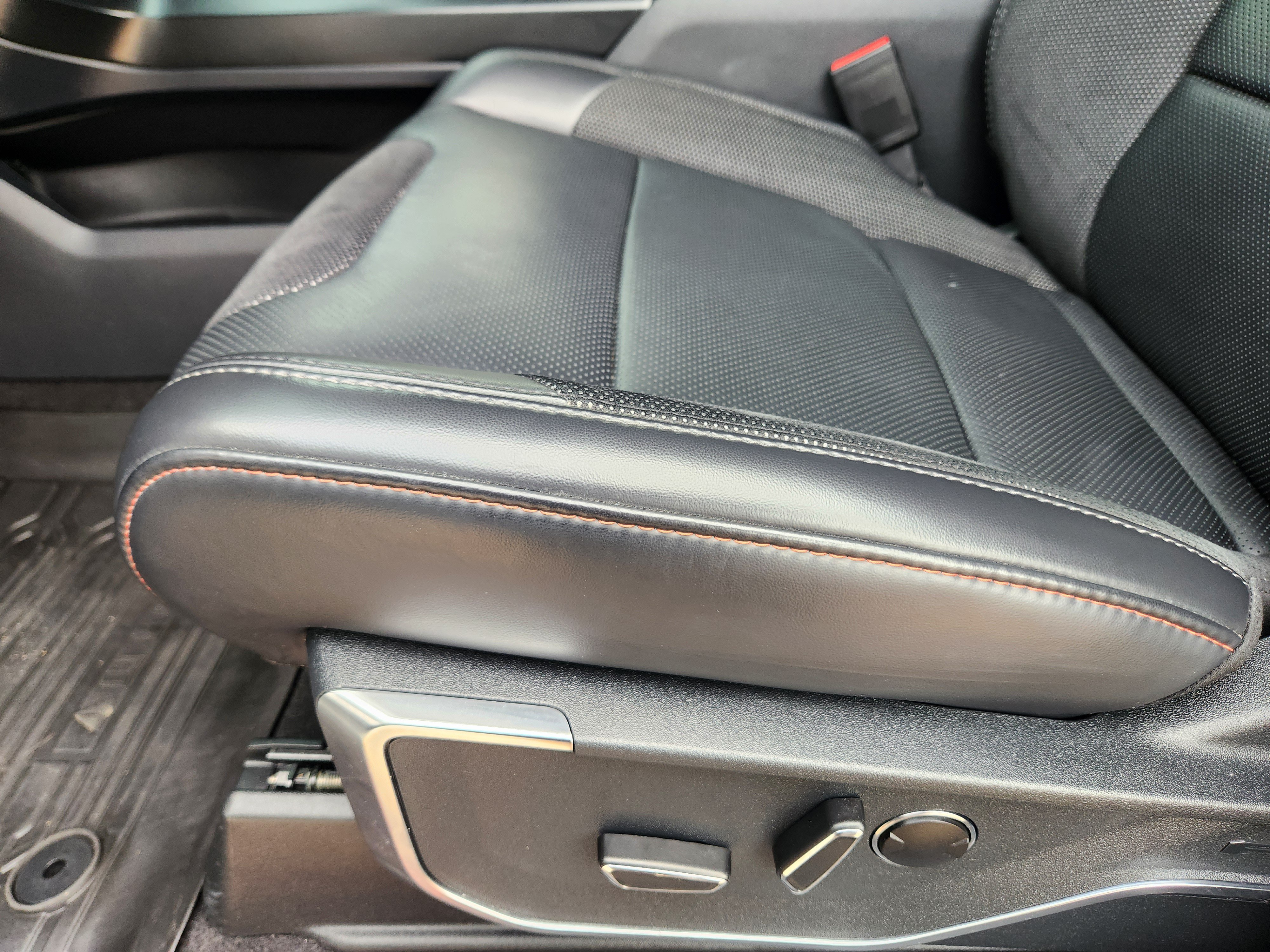 Used 2025 Ford F150 Raptor AWD/4WD image 18