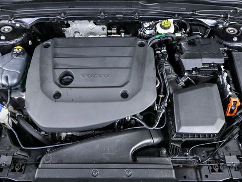 Used 2023 Volvo XC40 B5 Plus w/ Driver Assist Package image 34