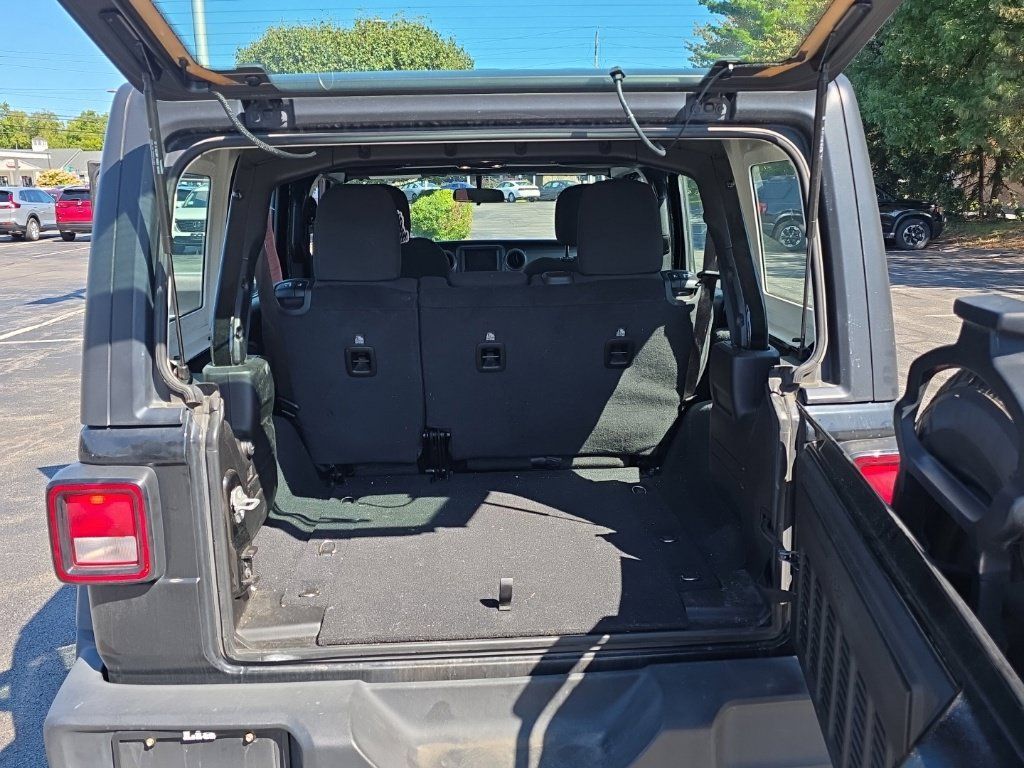 Used 2022 Jeep Wrangler Unlimited Sport AWD/4WD image 30