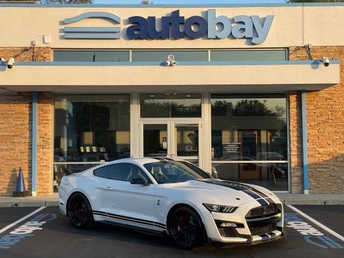 Used 2021 Ford Mustang Shelby GT500 w/ Technology Package RWD image 6