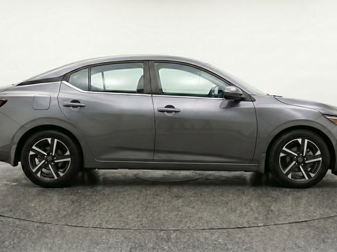 Used 2025 Nissan Sentra SV FWD image 11