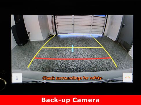 Used 2025 Toyota Camry SE image 21