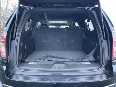 Used 2021 Chevrolet Suburban RST w/ Luxury Package image 27