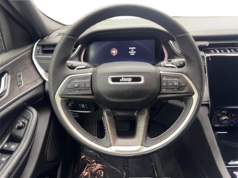 Used 2024 Jeep Grand Cherokee L Limited w/ Luxury Tech Group II image 61