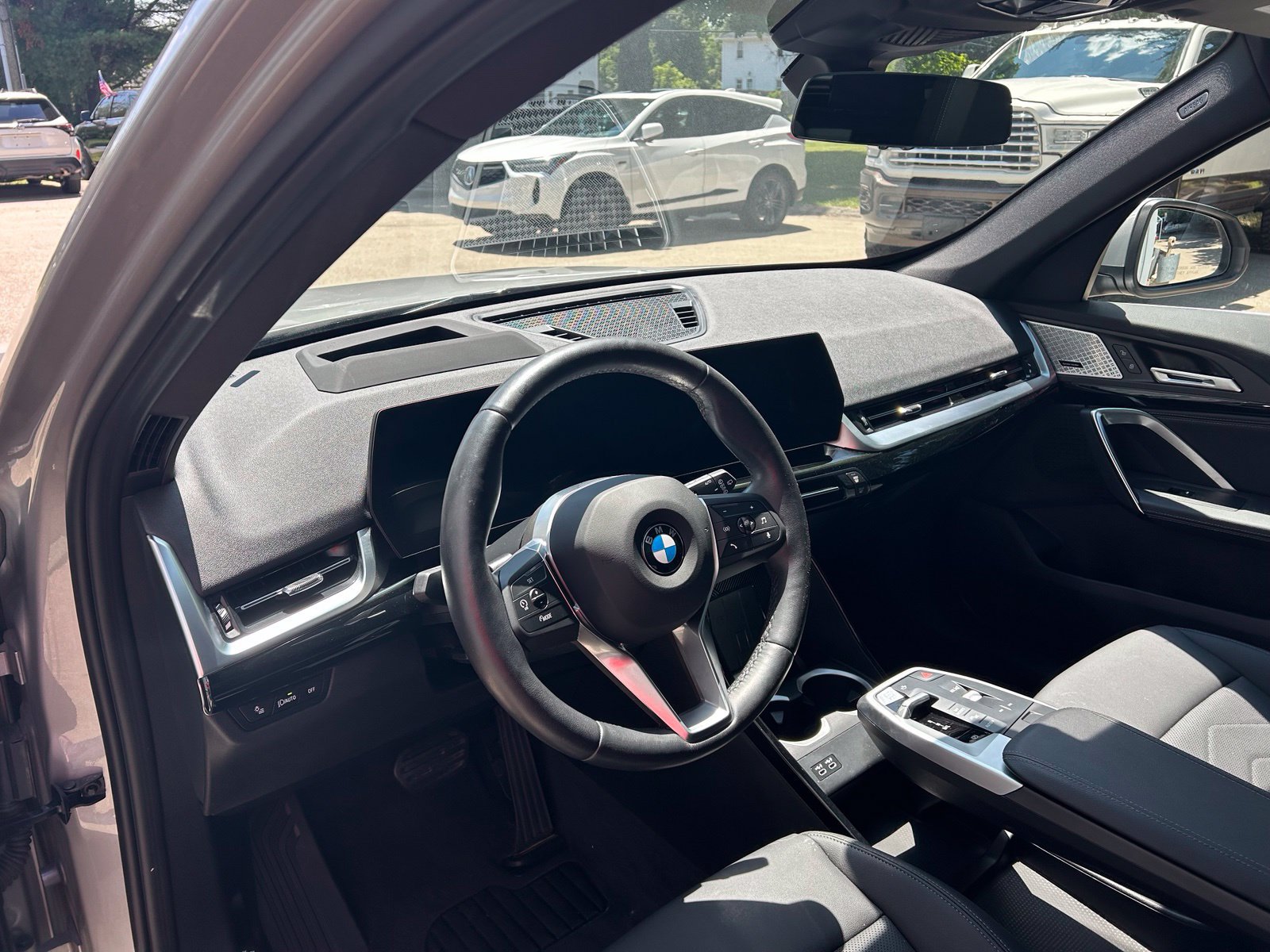 Used 2023 BMW X1 xDrive28i w/ Premium Package AWD/4WD image 12