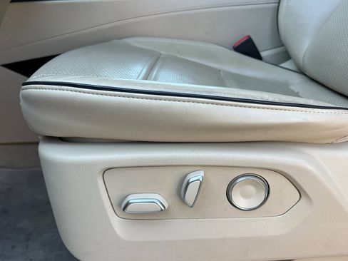 Used 2023 Cadillac Escalade Premium Luxury w/ Performance Package image 13