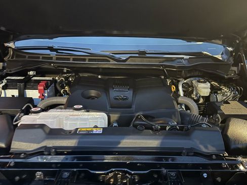 Used 2024 Toyota Tundra Limited image 13