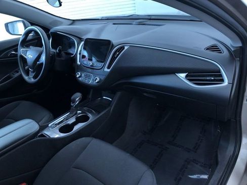 Used 2024 Chevrolet Malibu LT image 24