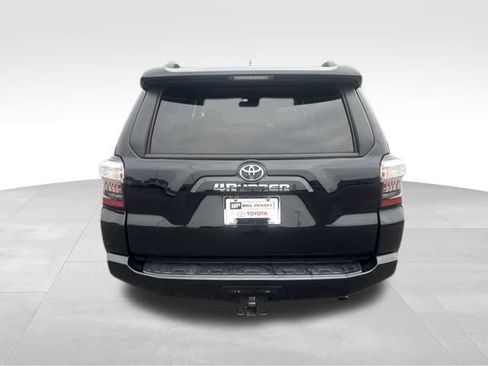 Used 2022 Toyota 4Runner SR5 RWD image 4