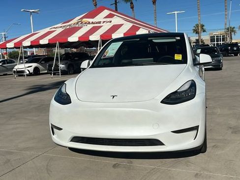 Used 2023 Tesla Model Y Long Range AWD/4WD image 2
