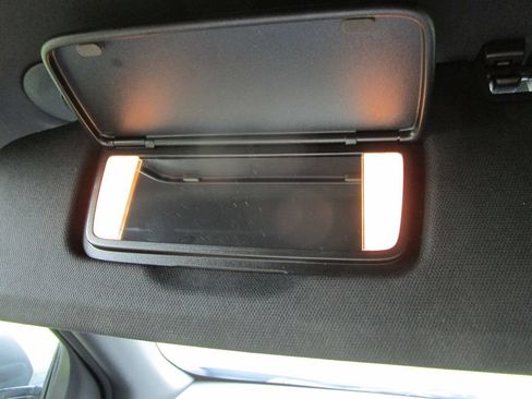 Used 2025 Chevrolet Equinox LT FWD image 38