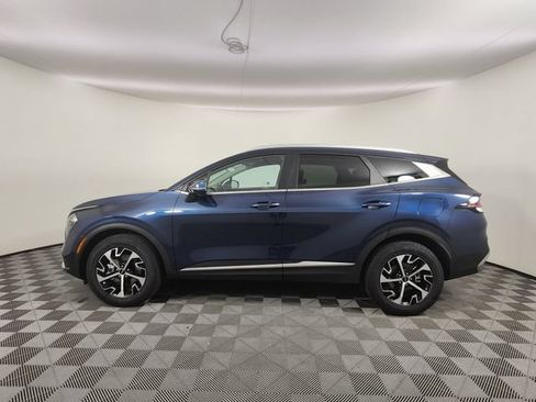 Used 2023 Kia Sportage EX AWD/4WD image 2