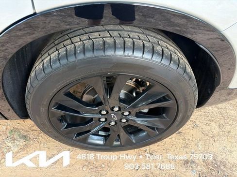 Used 2019 Chevrolet Blazer RS w/ Sun and Wheels Package AWD/4WD image 8