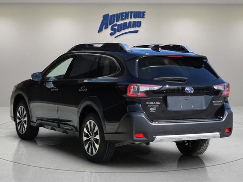 Certified 2025 Subaru Outback Touring AWD/4WD image 8