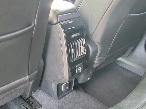 Used 2024 Jeep Compass Latitude AWD/4WD image 14