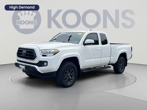 Used 2021 Toyota Tacoma SR5 RWD image 1