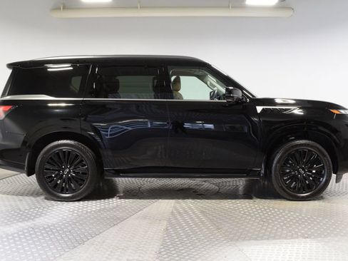 Certified 2026 INFINITI QX80 Luxe w/ Cargo Package AWD/4WD image 9
