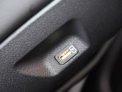 Used 2024 Kia Carnival LX FWD image 22