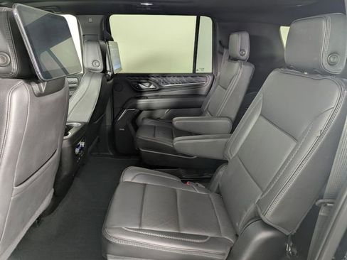 Used 2023 GMC Yukon XL Denali w/ Advanced Technology Package image 16