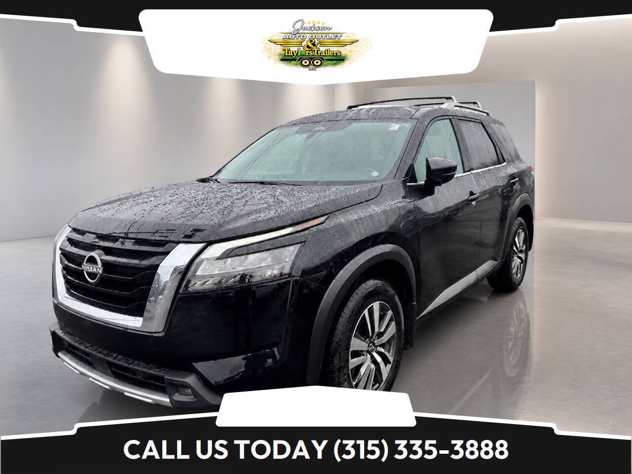 Used 2025 Nissan Pathfinder SL w/ Cargo Package AWD/4WD image 1