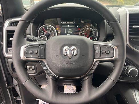 Certified 2025 RAM 1500 Big Horn image 32