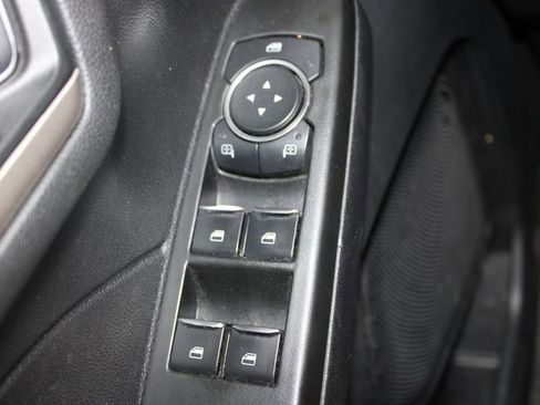 Used 2021 Ford Escape SE image 23
