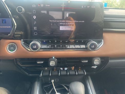 Used 2025 GMC Canyon AT4 w/ Technology Plus Package AWD/4WD image 22