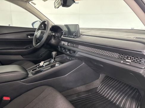 Used 2023 Honda Accord EX image 29