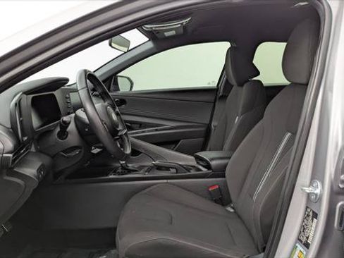 Used 2025 Hyundai Elantra Sport FWD image 14