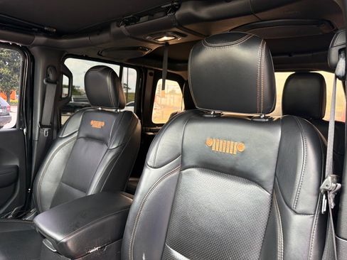 Used 2018 Jeep Wrangler Unlimited Rubicon AWD/4WD image 17