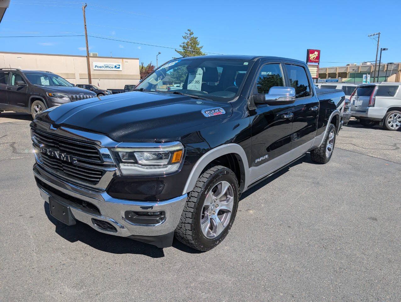 Used 2020 RAM 1500 Laramie AWD/4WD image 3